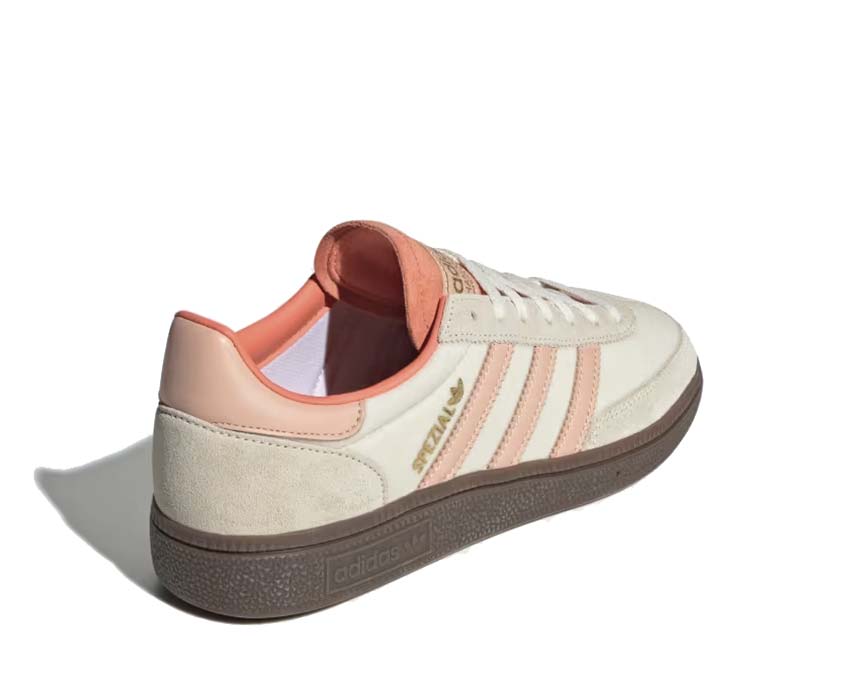 Adidas Handball Spezial W Powder Coral détail — daim corail pastel