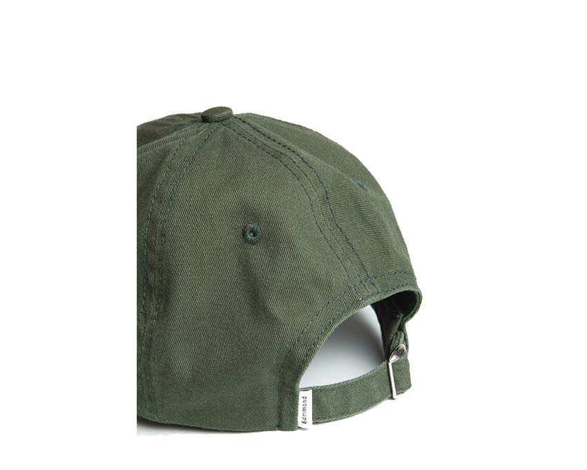 Edmmond Studios 10 Years Duck Cap Dark Green detalle — pato bordado panel frontal