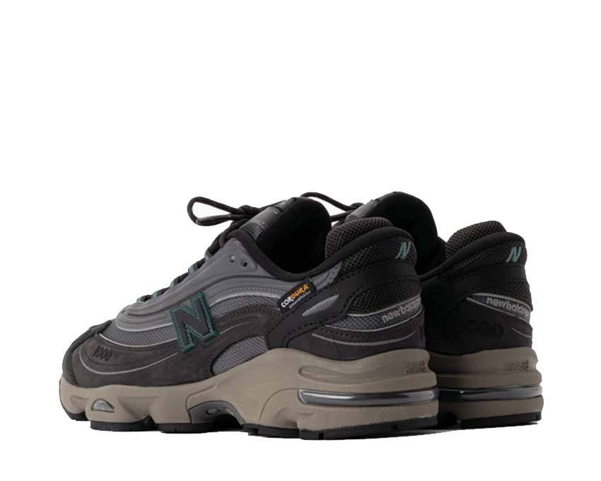 New Balance 1000 Cordura Black Cement Detail — hochwertiges Cordura-Hochdichtegewebe