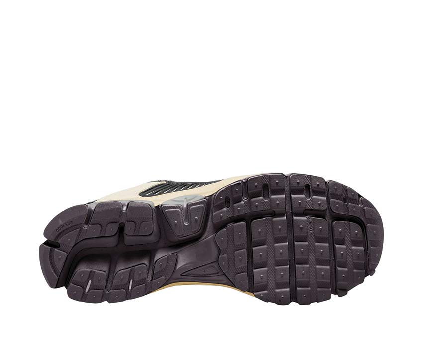 Nike Zoom Vomero 5 HF1553-102