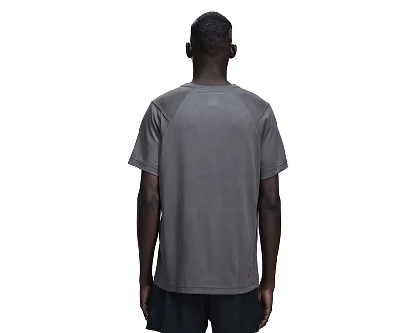 On Trail-T Rock vue dos — t-shirt trail homme séchage rapide logo réfléchissant