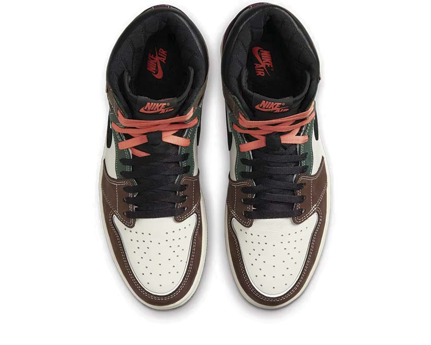 Jordan Air Jordan 1 Retro High OG Black Sail detalle — caña cuero negro unisex
