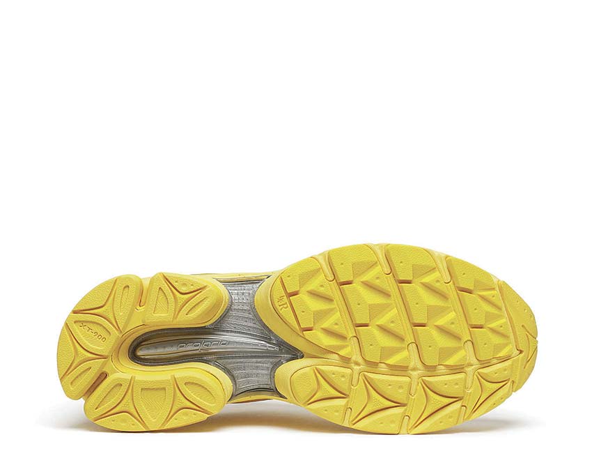 Saucony Progrid Triumph 4 Goldfinch detalle — material premium
