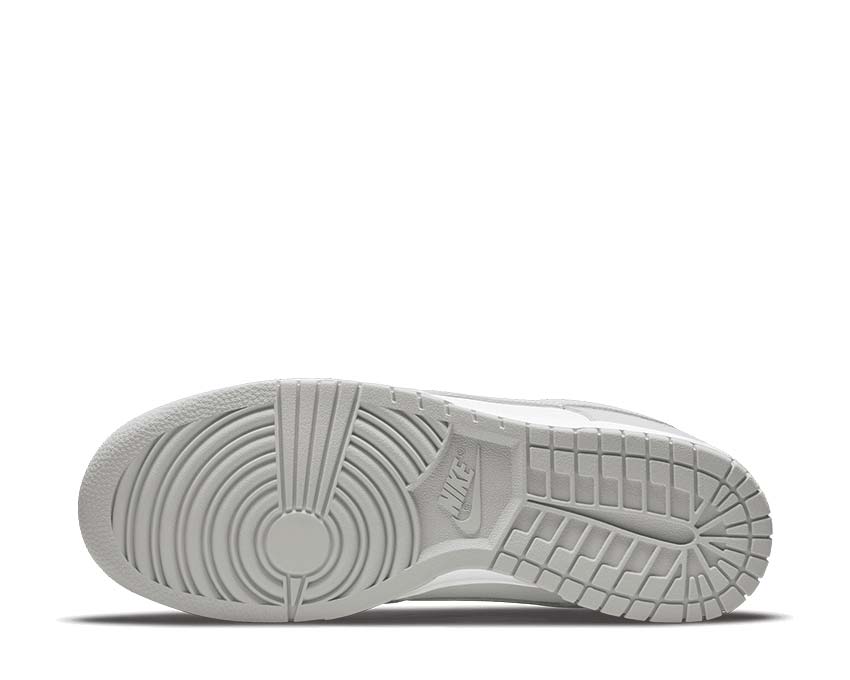Nike Dunk Low Retro Grey Fog — back view grey heel tab