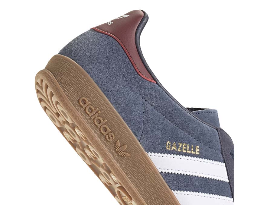 Adidas Gazelle Indoor Shadow Navy vue latérale — tige daim bleu nuit structuré