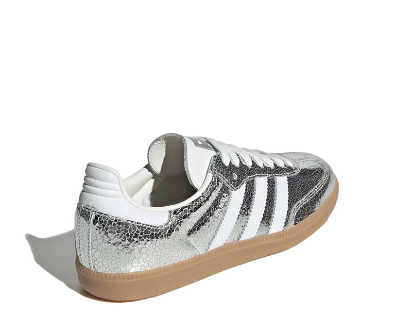 Adidas Samba OG Silver Metallic détail — matière cuir métallisé premium