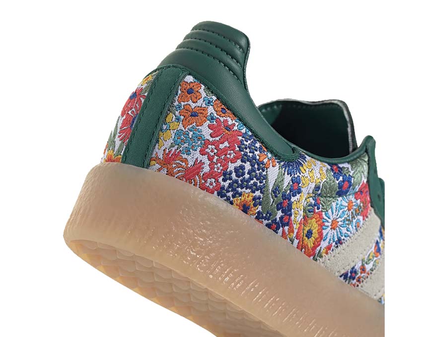 Adidas Samba X Liberty London Clear Sky Seitenansicht — charakteristisches Liberty Blumenmuster
