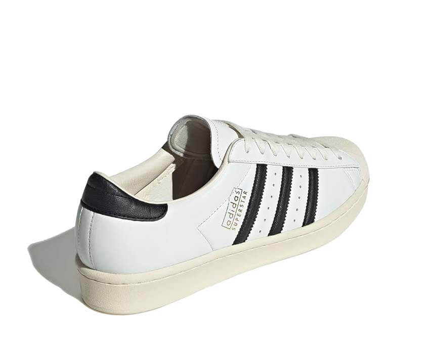Adidas Superstar Vintage Cloud White Detail — gealtertes Leder Vintage-Effekt