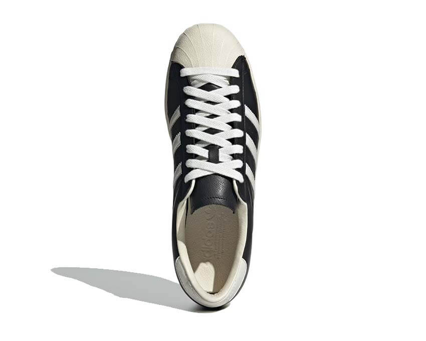 Adidas Superstar Vintage Core Black Cloud White — vista superior cordones planos