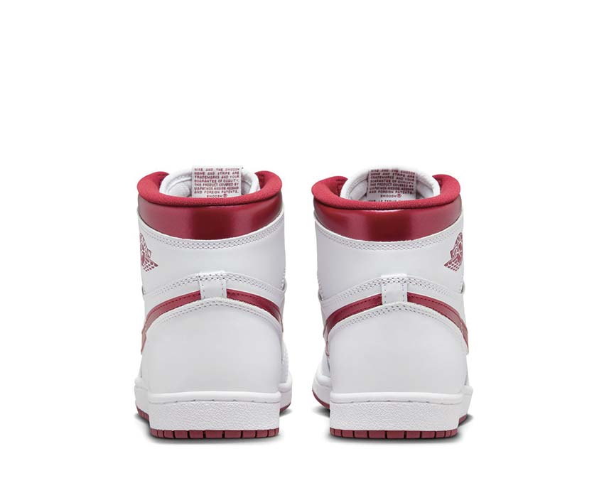 Jordan Air Jordan 1 High 85 Metallic Burgundy Detail — metallisches Leder-Obermaterial