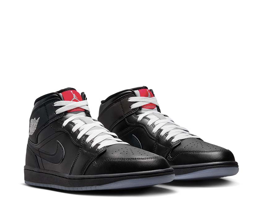 Jordan Air Jordan 1 Mid SE Black Magic vue latérale — cuir noir