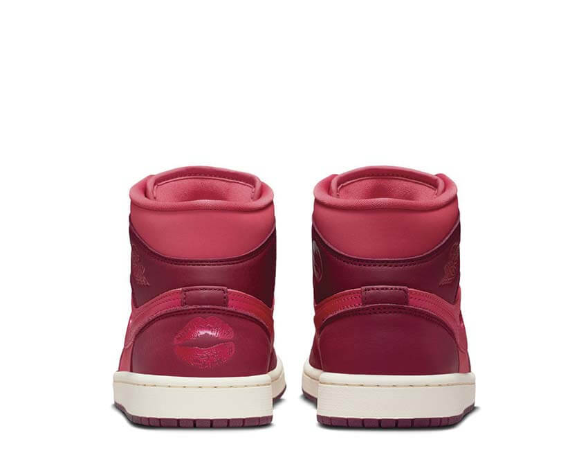 Air Jordan 1 Mid SE W Sierra Red détail — cuir et suède rouge sierra