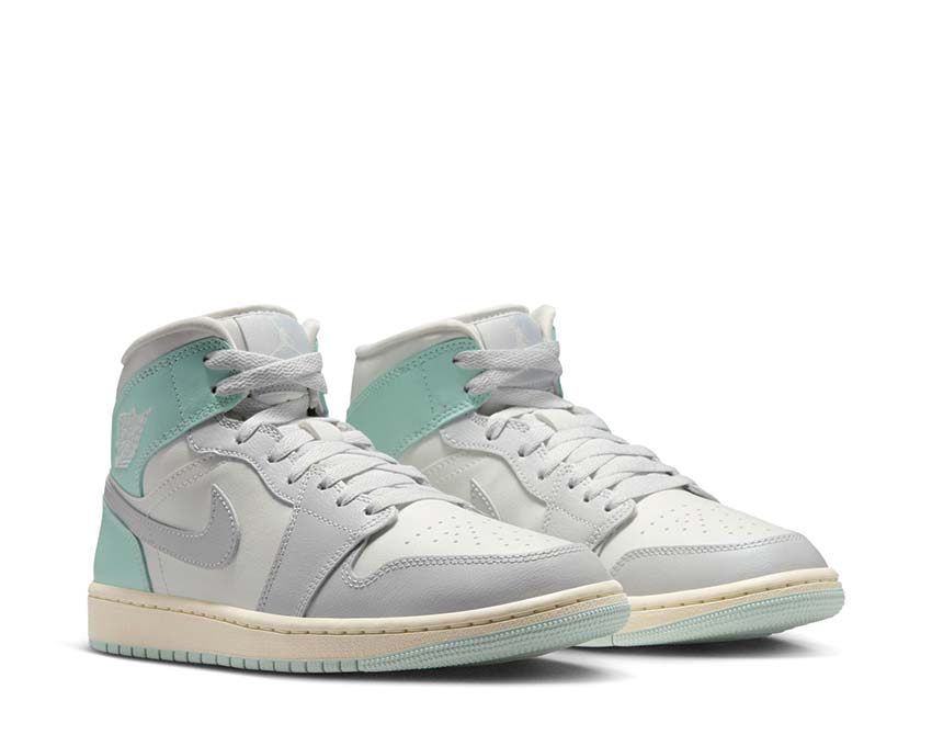 Air Jordan 1 Mid W Sail Neutral Grey Igloo semelle — basket mi-haute femme basketball