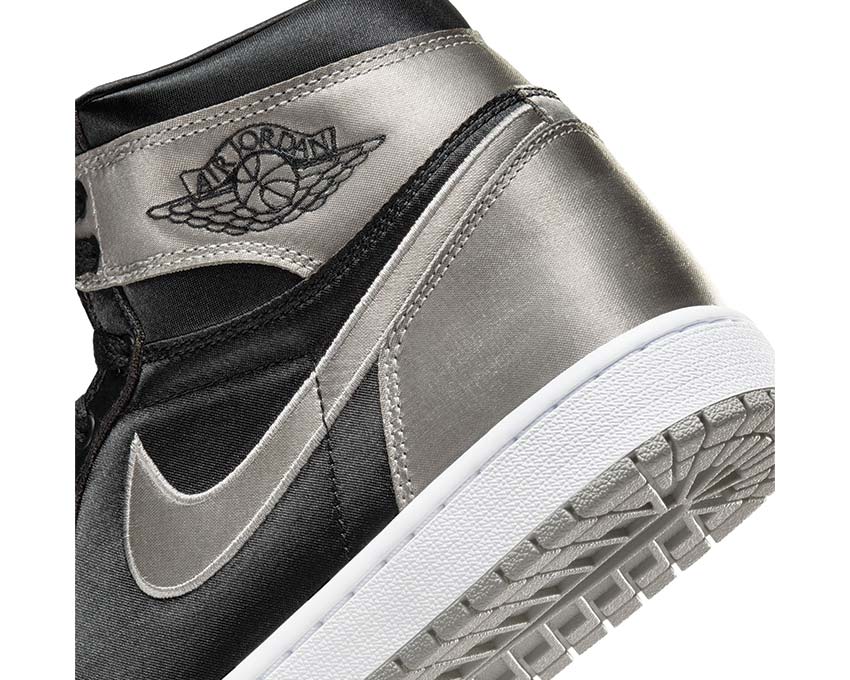Air Jordan 1 Retro Hi OG Wmns Black Medium Grey Seitenansicht — Leder schwarz grau Damen