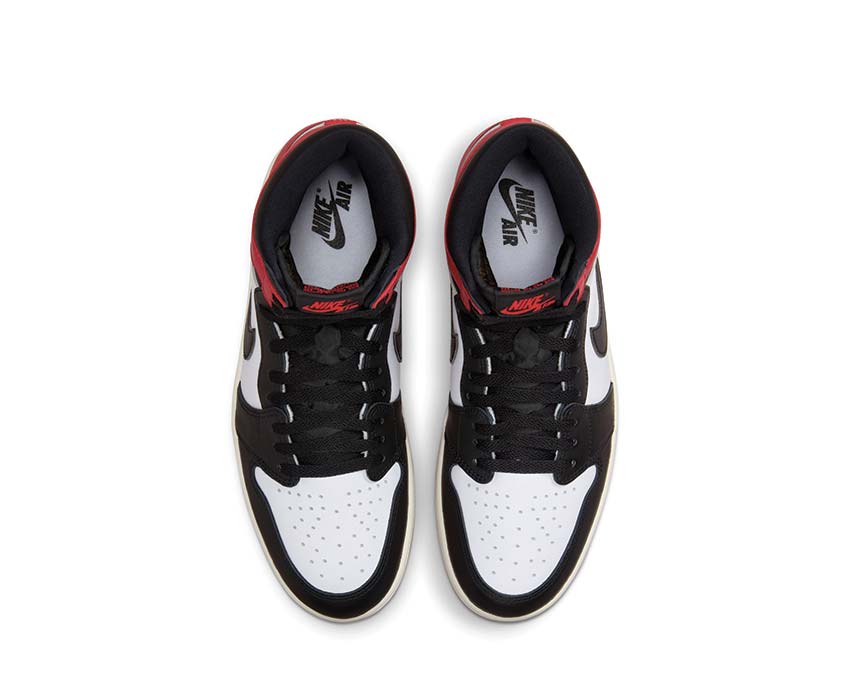 Air Jordan 1 Retro High OG Black Toe — vue trois quarts homme