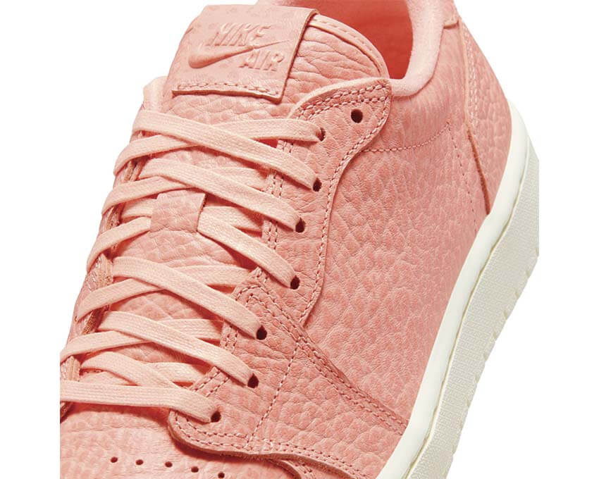 Air Jordan 1 Retro Low No Swoosh Arctic Orange — vue latérale orange arctique sans swoosh