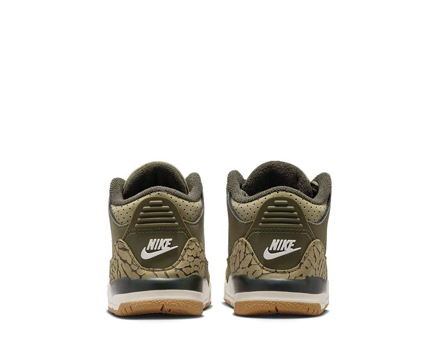 Air Jordan 3 Retro TD Family Affair détail — empiècements multicolores éléphant print