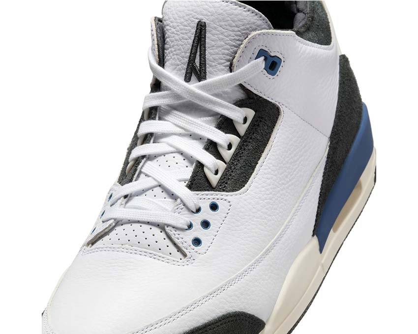 Air Jordan 3 Retro x A Ma Maniére White Diffused Blue vue latérale — cuir premium anthracite