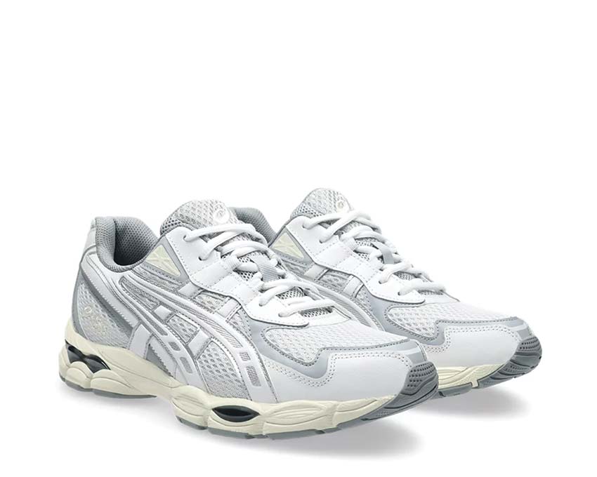 Asics Gel NYC 2055 Glacier Grey/White vista laterale — piattaforma lifestyle retro