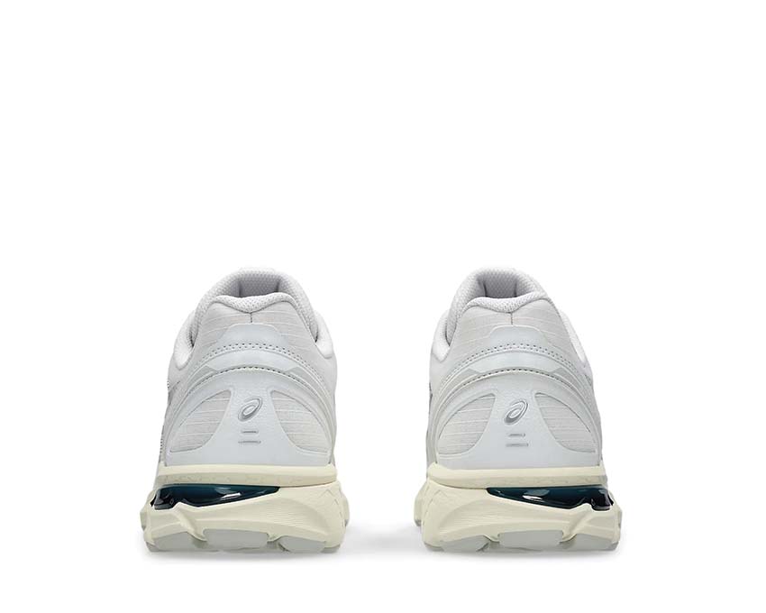Asics Gel Terrain GTX White/Pure Silver détail — renfort imperméable Gore-Tex