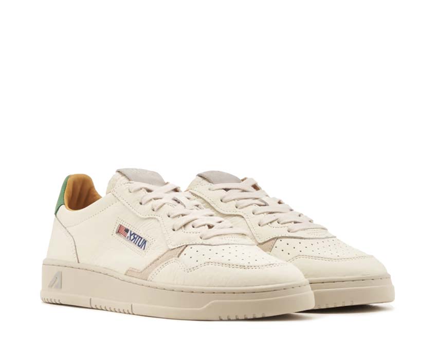Autry Medalist Low Elep Am Vapor Green vista lateral — cuero elefante y verde salvia