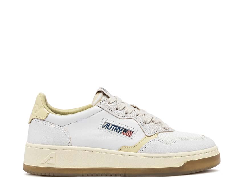 Autry Medalist Low W Virgin Crack White Hay — zapatilla mujer cuero retro sport