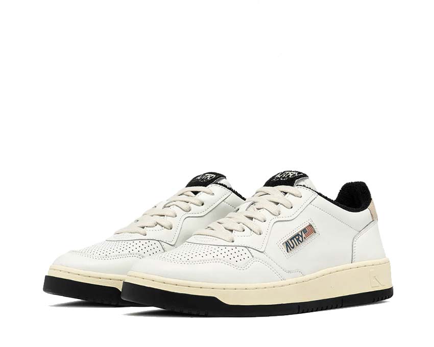 Autry Medalist Low Virgin Sponge White Black vista lateral — cuero y ante
