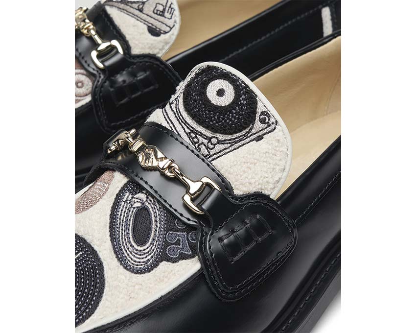 Filling Pieces Loafer Vinyl Black vista laterale — pelle verniciata texturizzata elegante