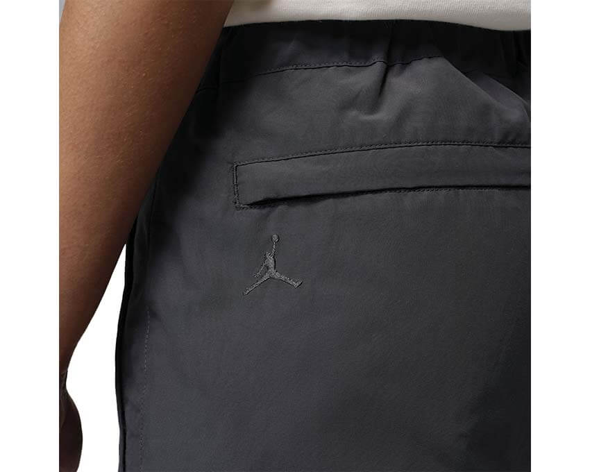 Jordan BIKE AIR Nigel Sylvester Pants Anthracite — fond blanc pantalon collab BMX