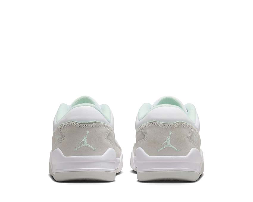 Jordan Flight Court W White Igloo Pure Platinum — suela de goma tracción