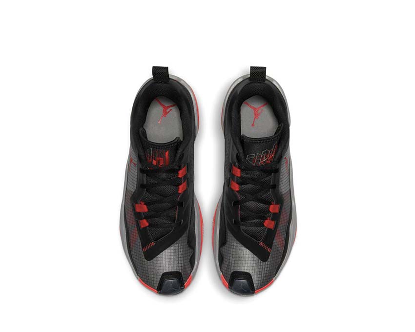 Jordan One Take 4 Black Flat Pewter University Red Detail — leichter Mesh Schaft