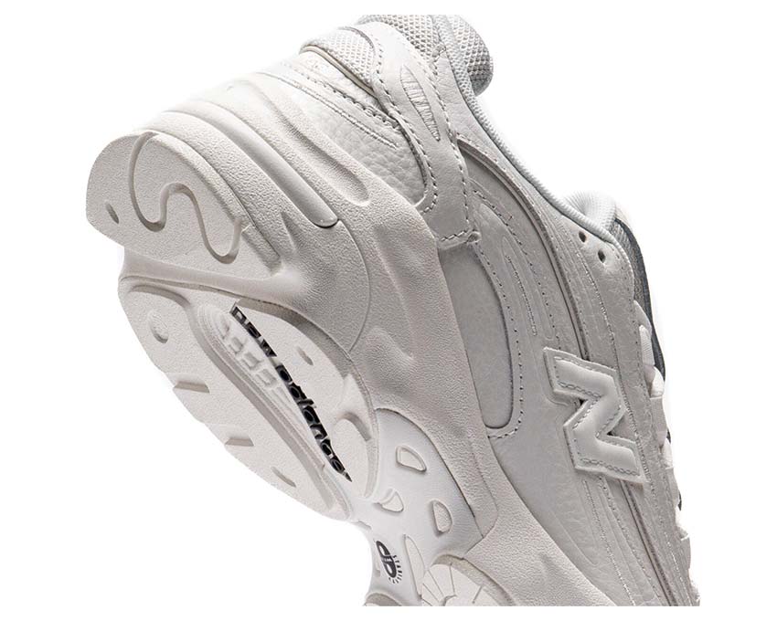 New Balance 1000 Sea Salt vista laterale — profilo retro pulito