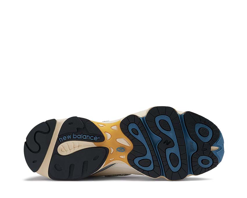 New Balance 1000 Varsity Core détail — logo N brodé esprit campus