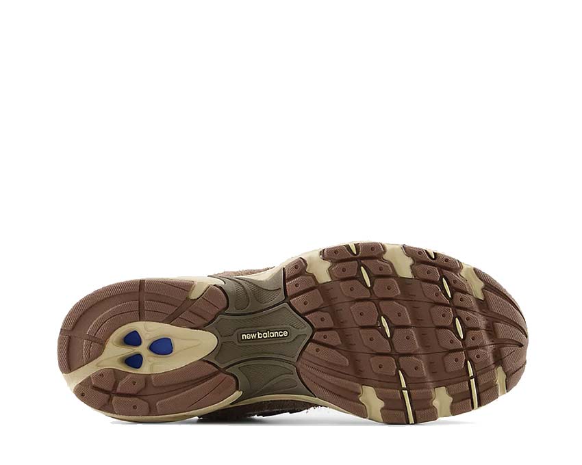 New Balance 530 Dark Mushroom Incense Linen détail — palette coloris naturel sombre