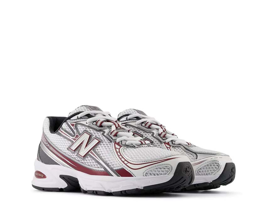 New Balance 740 Castlerock vue latérale — tige multimatière gris et rouge vintage