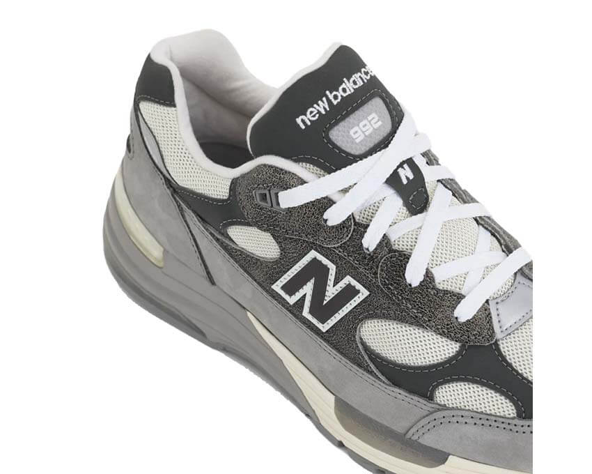 New Balance 992 Shadow Grey vista laterale — tomaia multimateriale grigia Made in USA
