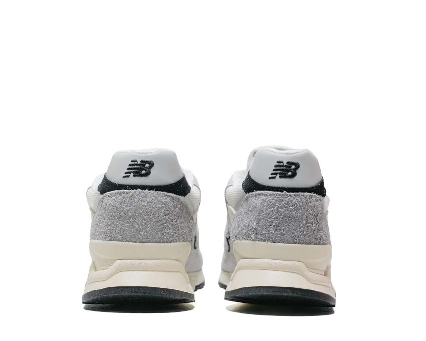 New Balance 998 Made in USA Grey Black détail — tige en suède et mesh respirant