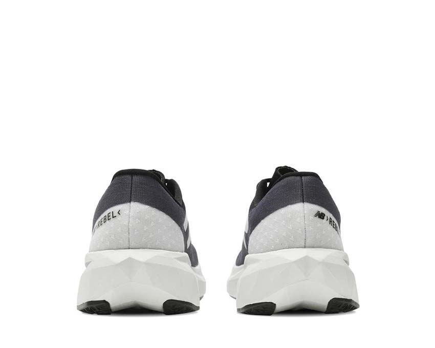 New Balance FuelCell Rebel V4 Graphite suela — espuma FuelCell retorno de energía