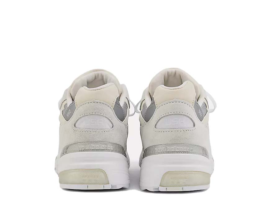 New Balance 992 Core White détail — reflets argentés sur empiècements blancs