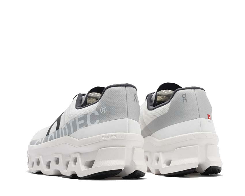 On Cloudmonster W All White semelle — CloudTec Speedboard running femme