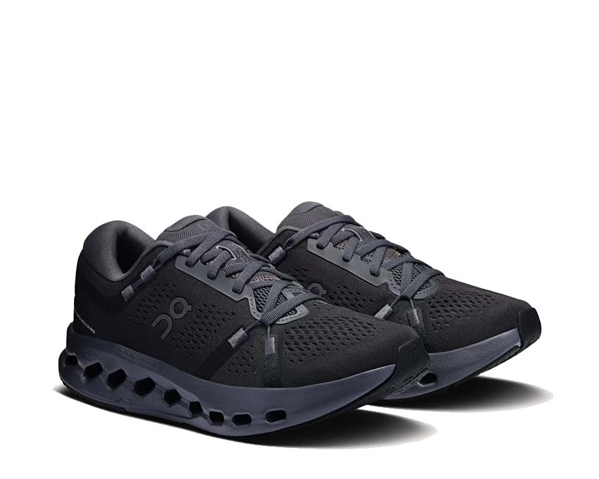 On Cloudsurfer 2 W Black vista lateral — perfil CloudTec zapatilla running mujer