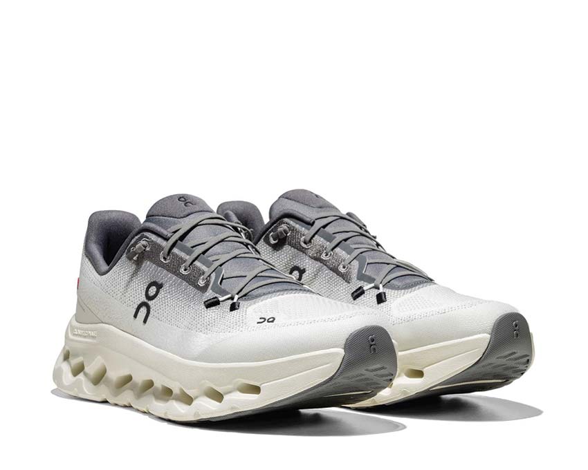 On Cloudtilt Rock/Ivory Seitenansicht — Plattformprofil Herren-Sneaker