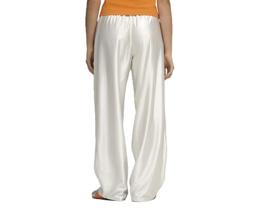 Puma Fenty T7 Track Pants détail — détail pantalon track Fenty T7 blanc