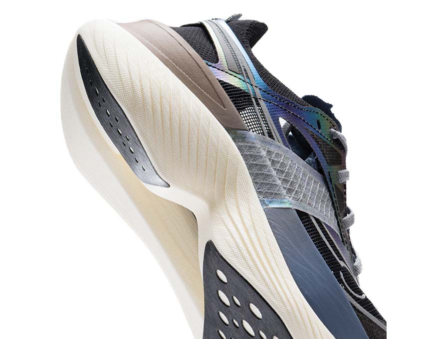 Saucony Endorphin Elite Caviar Mirage detalle — suela EVA