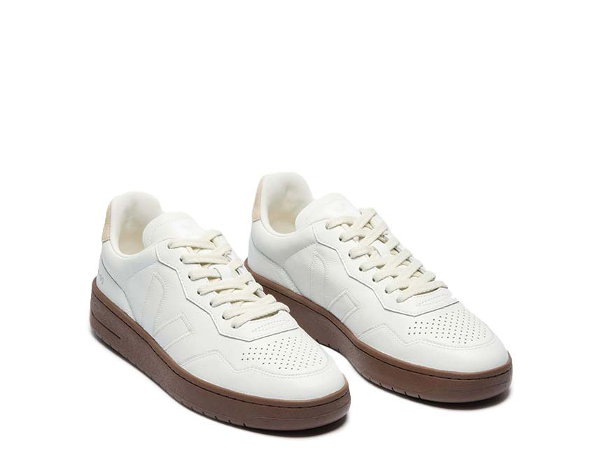 Veja V-90 ZZ O.T. White Pierre Almond vista laterale — lacci zigzag uomo