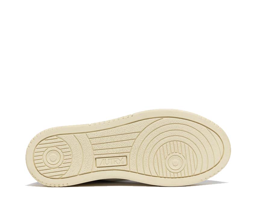 Autry Medalist Low White Natural dettaglio — logo Autry ricamato sulla linguetta