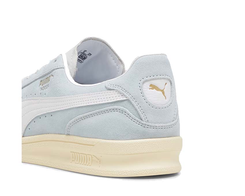 Puma Indoor Soft White detalle — logo Puma discreto y limpio
