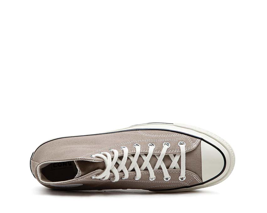 Converse Chuck 70 Hi Sand/Chocolate detalle — parche tobillo lona bicolor