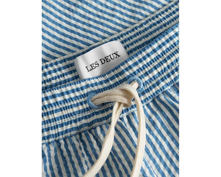 Les Deux Stan Stripe Seersucker Swim Shorts Denim Detail — seersucker Stoff texturiert