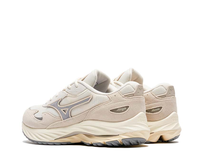 Mizuno Wave Rider Beta White Sand/Ultimate Gray sole — lightweight Wave sole